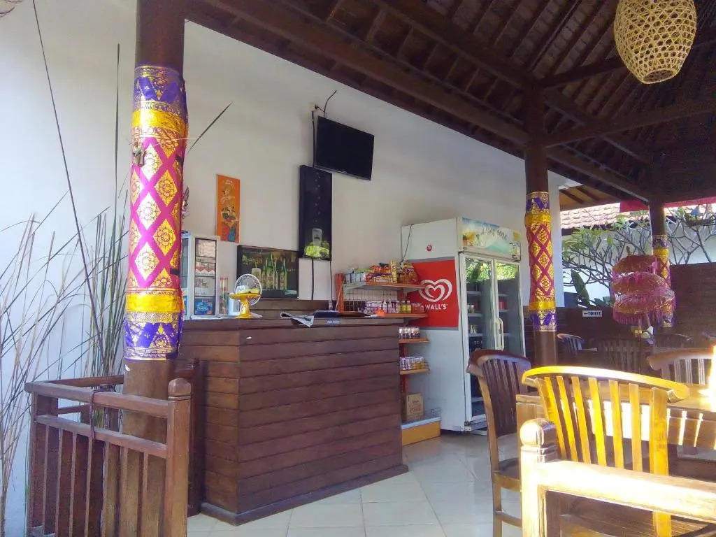 Arya Inn Enny Salon and Spa
