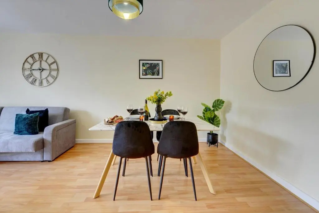 Lovely & Calm 2Bd Executive Eco-Apartment I Parking I Pet Friendly