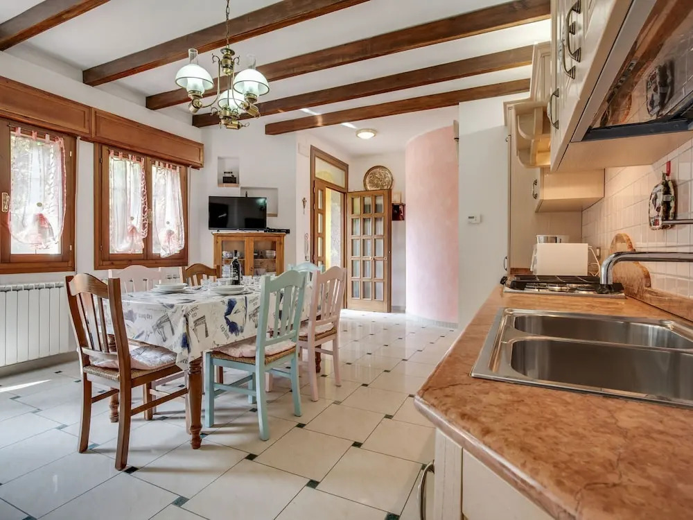 Lovely Apartment in Rosolina Mare Near Sea