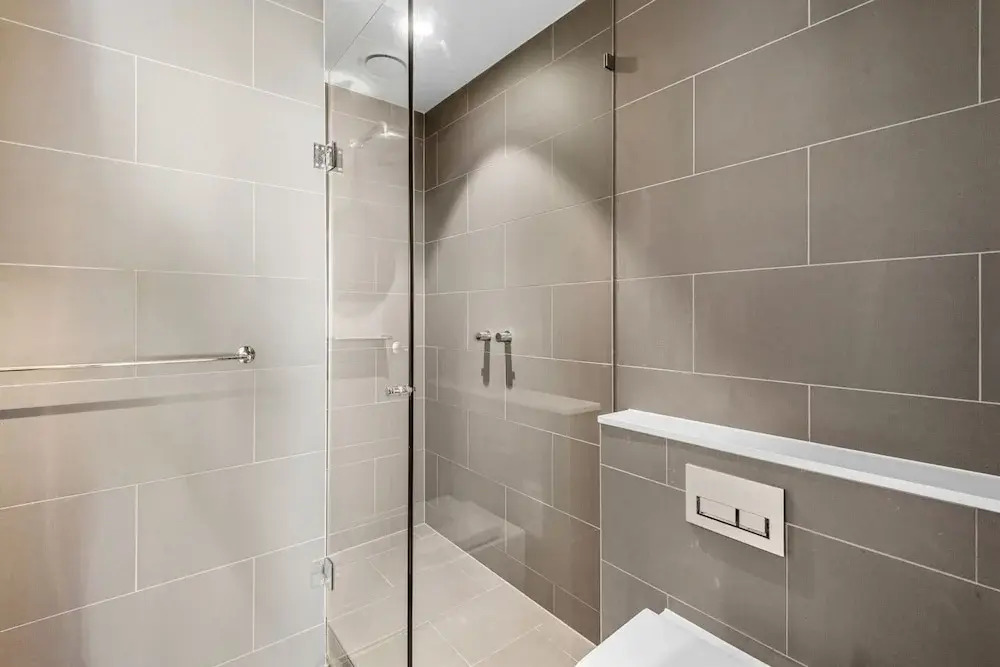 Elegant 2-bed Apartment With Expansive City Views