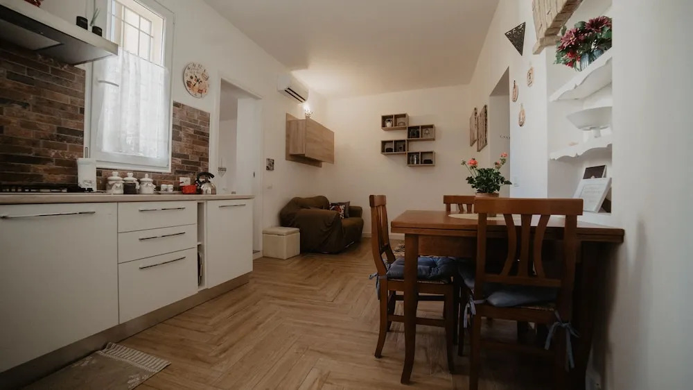 Gold Apartment