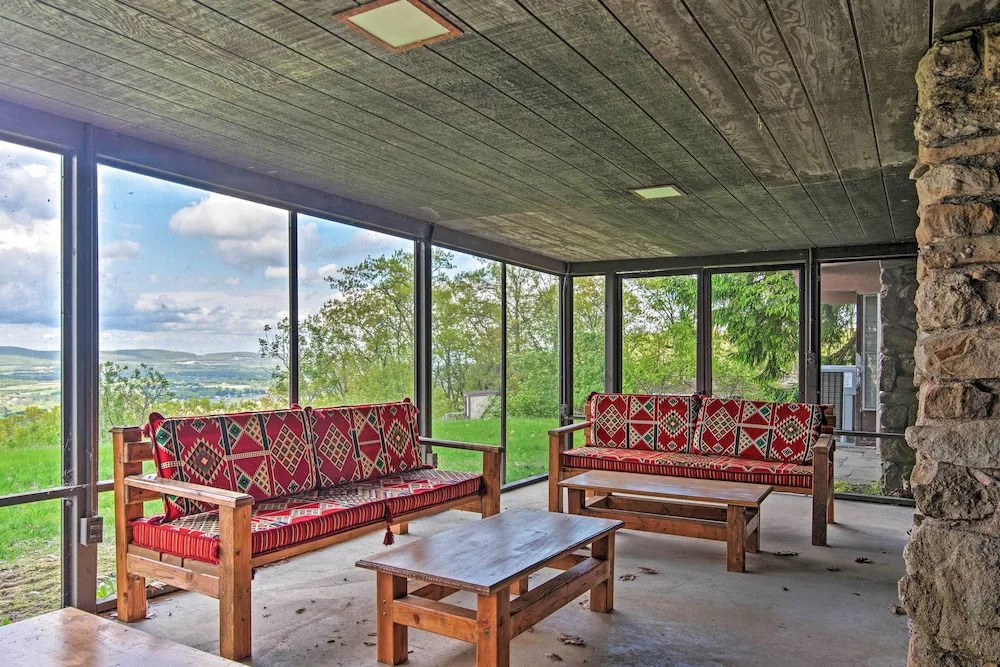 Hot Tub & Mtn Views: Expansive Hazleton Retreat