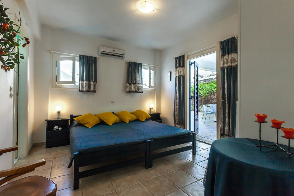 Thanos Luxury Apartment in Spetses