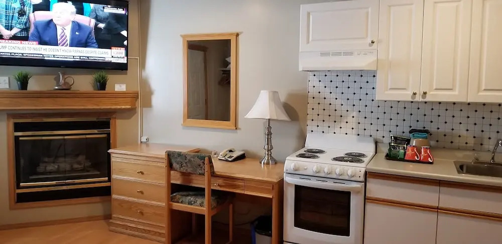 Athabasca Lodge Motel