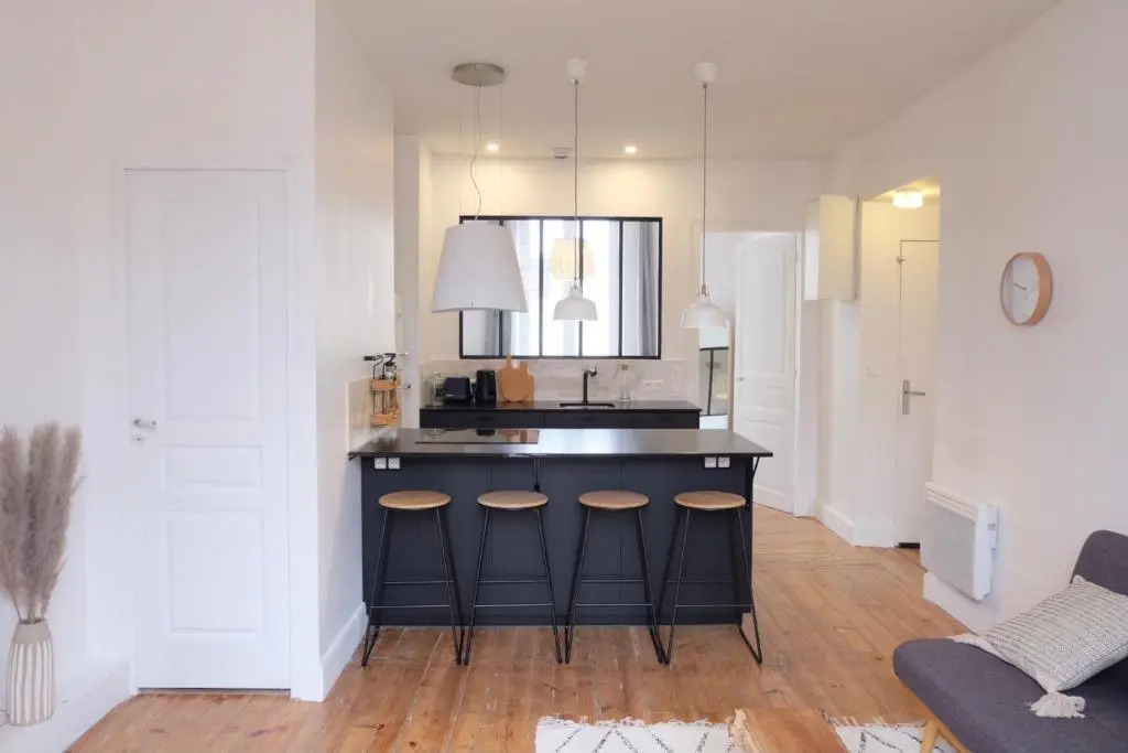 Bel appartement T2 de 45 m2, proche plage, offrant calme et luminosité