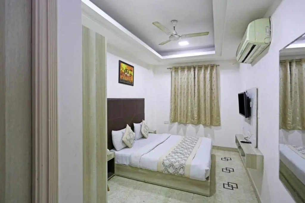 Hotel Sterling Inn, New Delhi