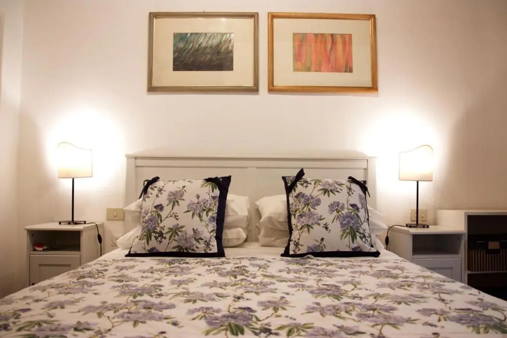 Luxury central flat river view