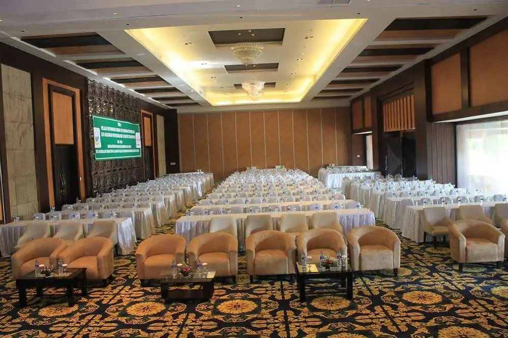 Harrads Hotel and Convention
