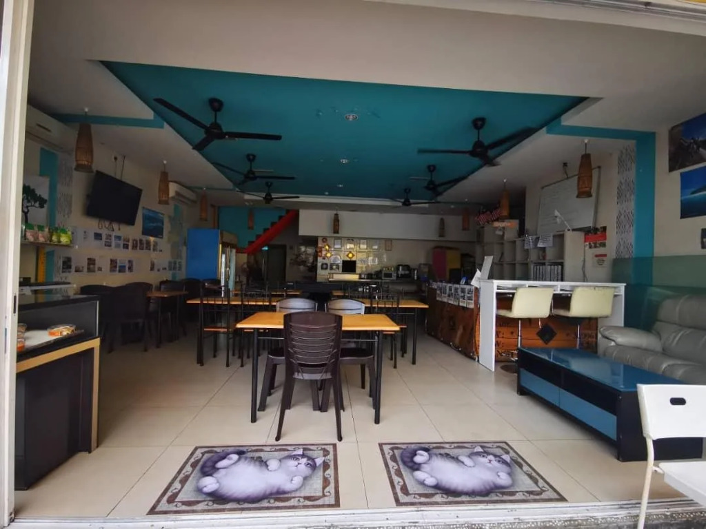 Halo Hostel