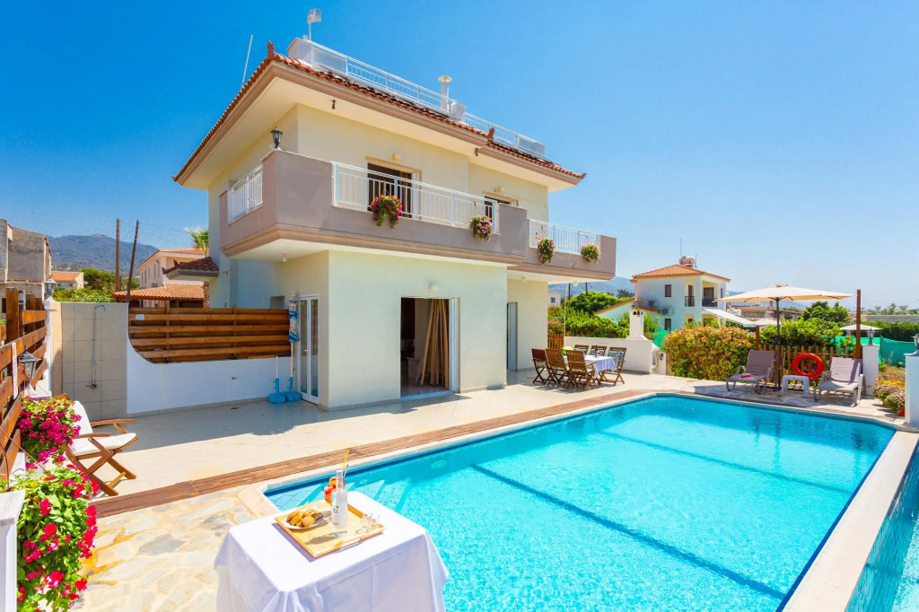 Kalisto Beach Villa