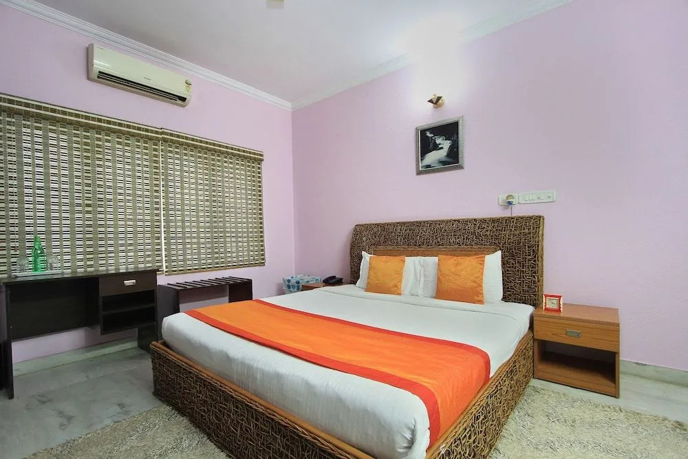 OYO 10022 Hotel Oak Castle