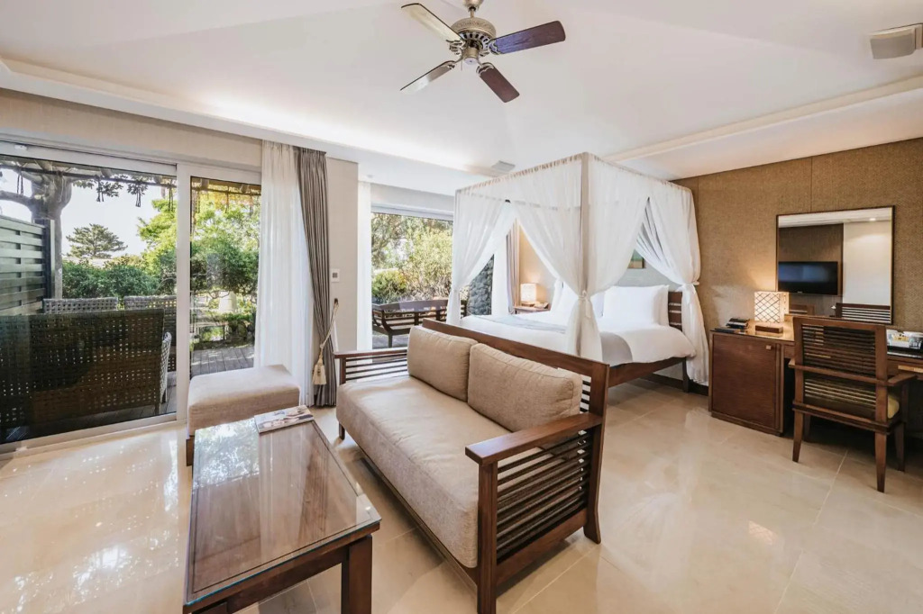 The Seaes Hotel & Resort