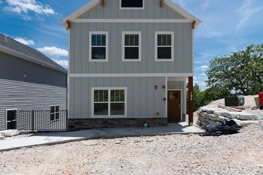 Merlot Mountain 6 Bedroom Home by Redawning