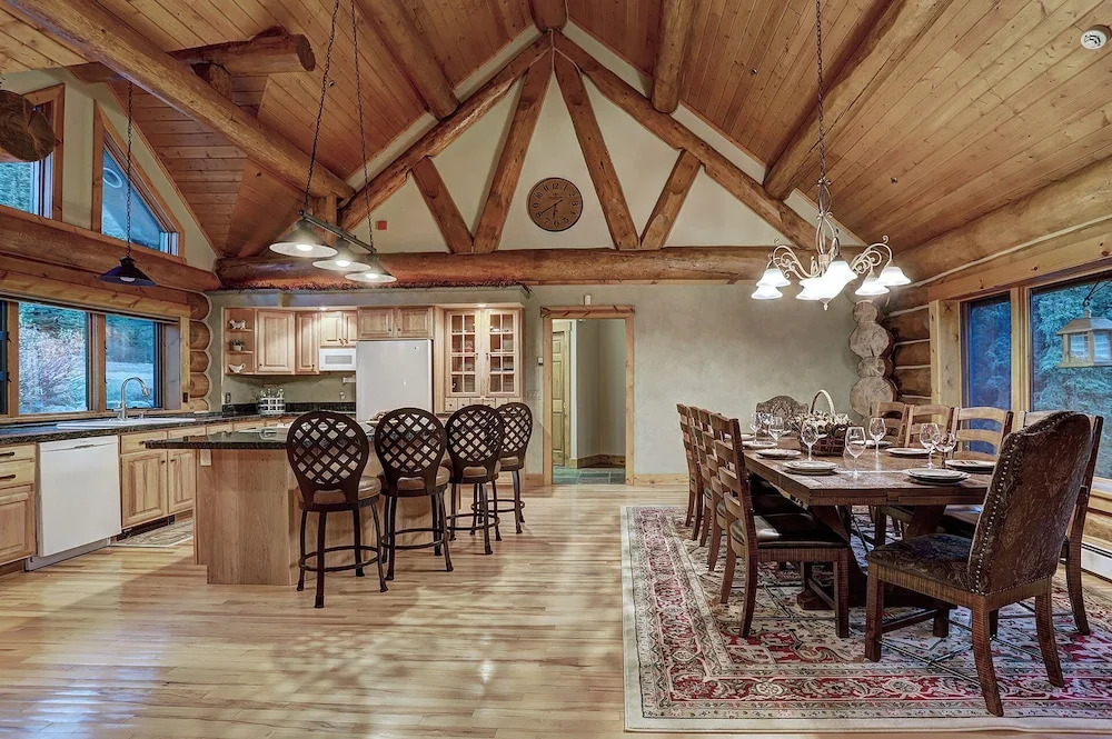 Pine Forest Lodge