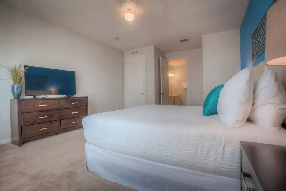 Tropicana Lakeview