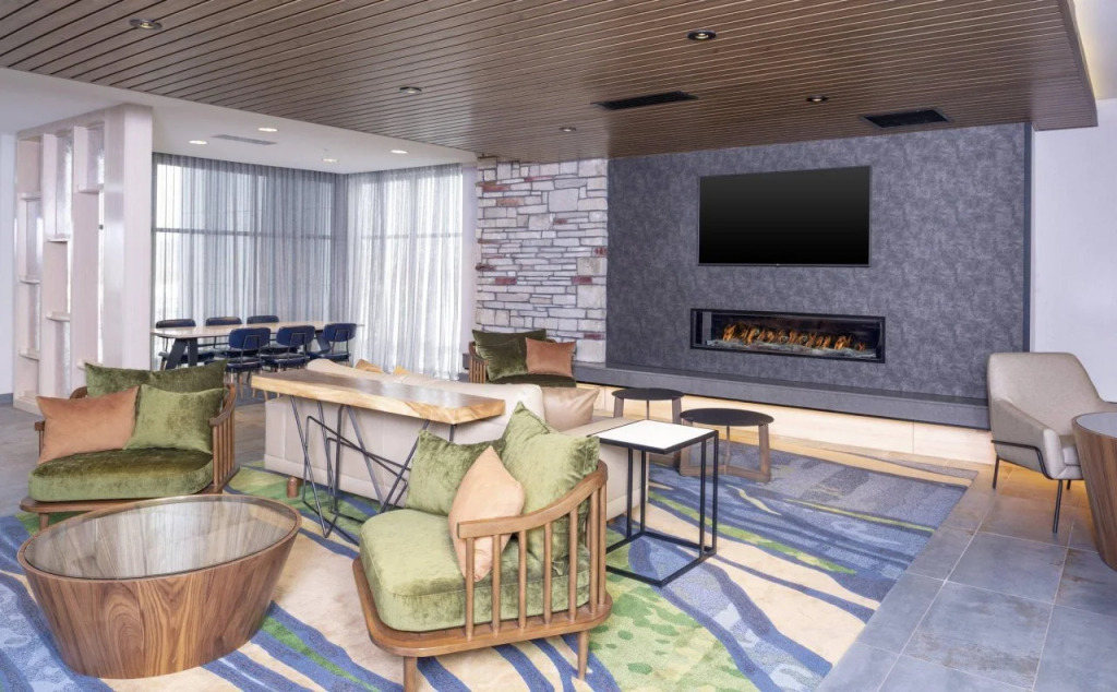 Fairfield Inn & Suites by Marriott Fair Oaks Farms