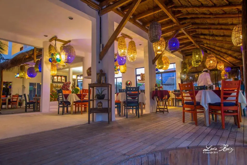 El Fuerte Beach Apartments