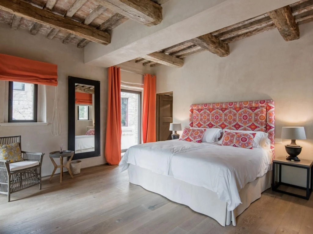 Luxury Villa Inside a Splendid Estate-villa Piuma
