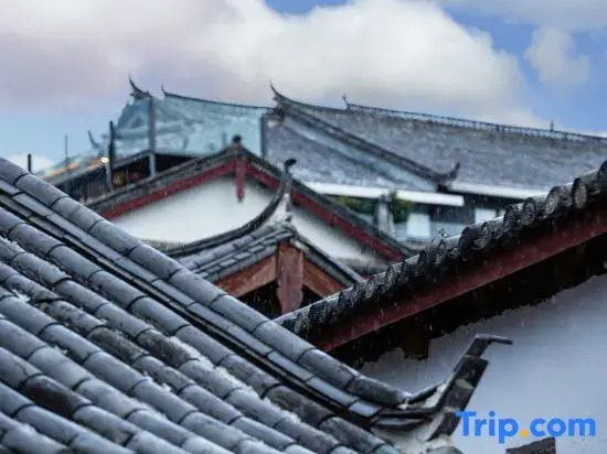 Lijiang Yunjingzhinan (The Old Town of Lijiang Dashuiche)