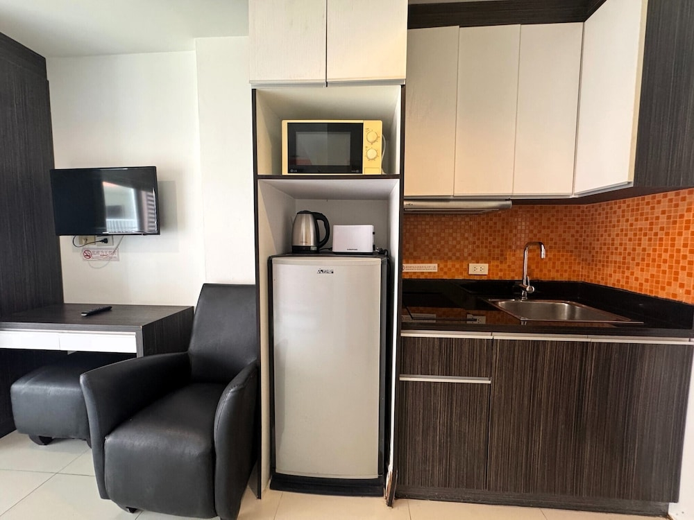 Cozy Pool-view Studio With Balcony - New Nordic VIP 3, Pratumnak