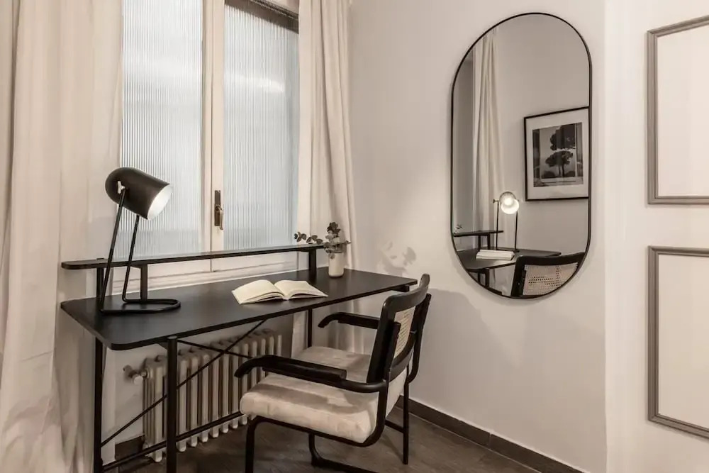 Real - 3 Bedroom and Terrace in Almagro