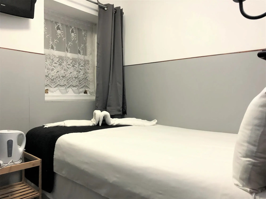 Plaza London Hotel