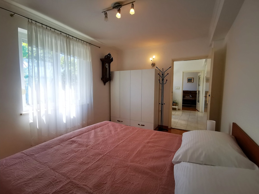 Apartment Lidija