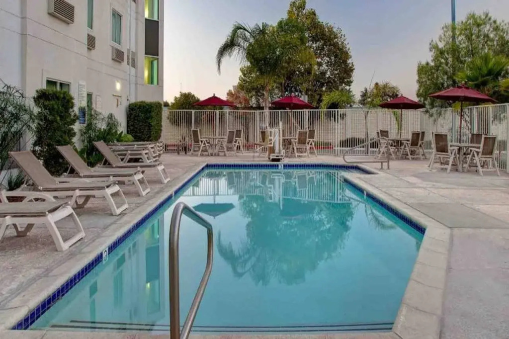 Motel 6-Gilroy, CA