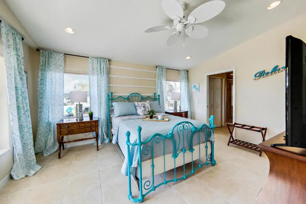 Oasis by the Sea Beach Front Community - Luxurious Pool Spa Home with Waterfall - Sleeps 10 - Come