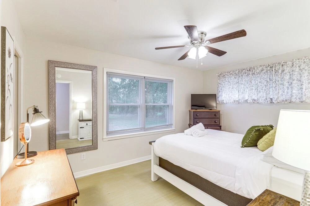 Lovely Tomball Home < 1 Mi to Dtwn + Pool Access!