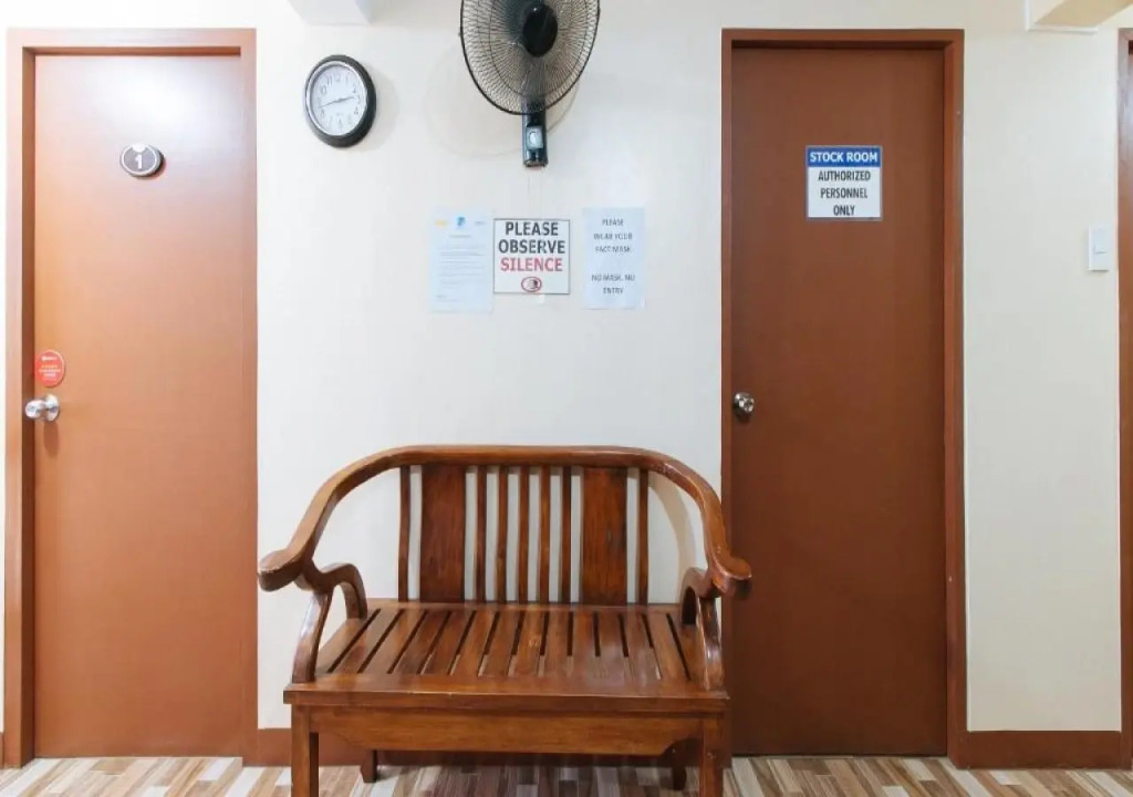 RedDoorz near PNR Espana Station