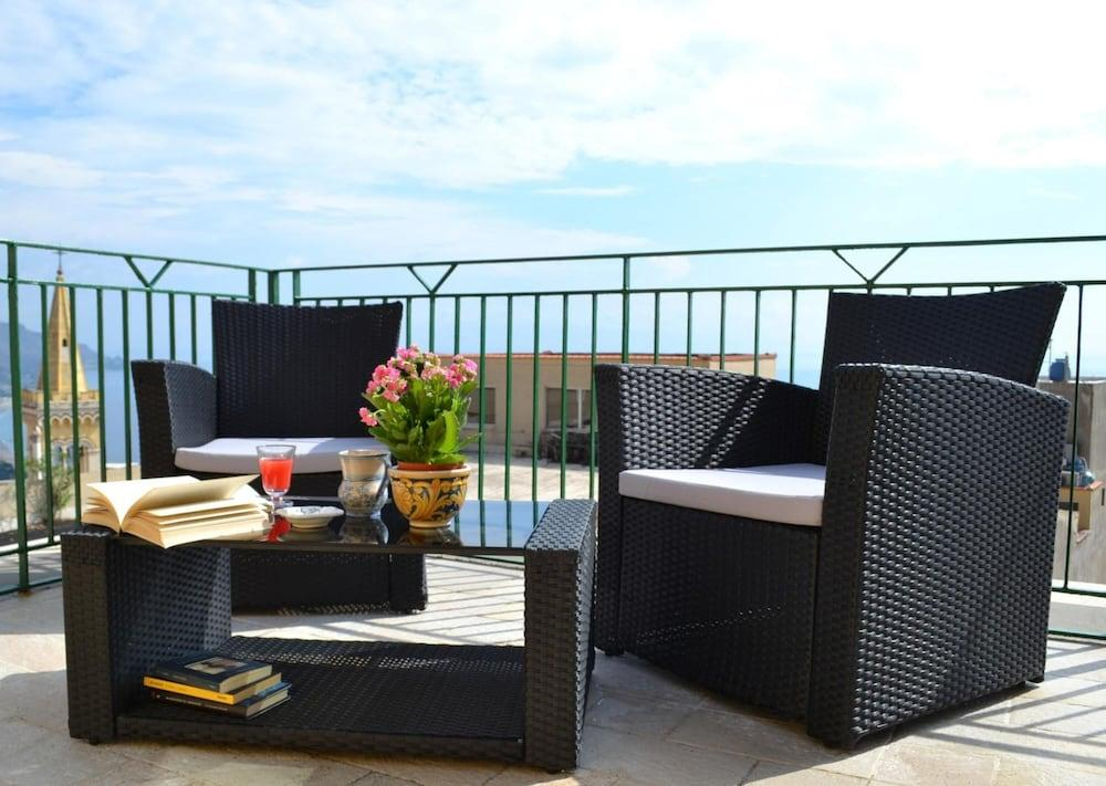 Tauromenion Guest House