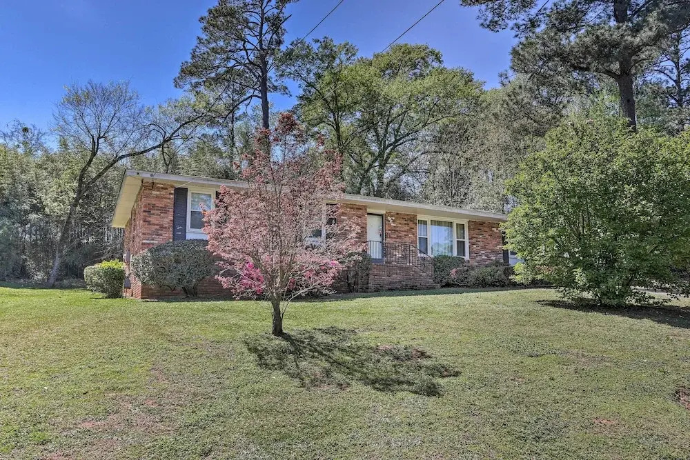 Spacious Retreat ~ 1 Mile to Augusta National!