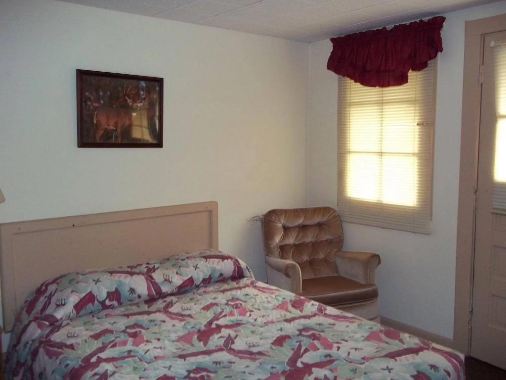 White Feather Motel