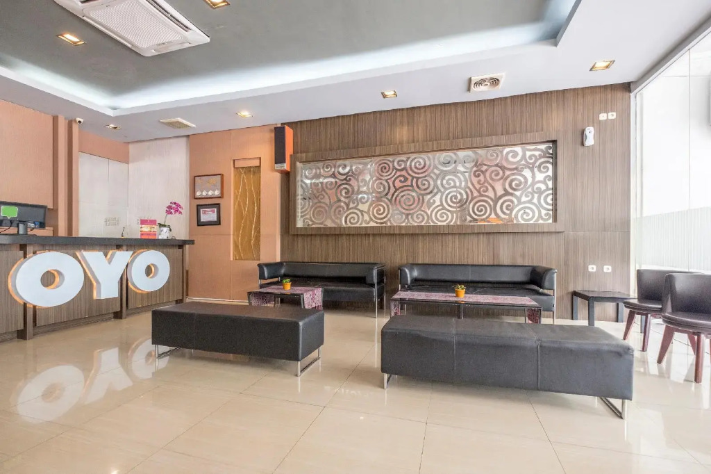 OYO 317 New Legend Hotel