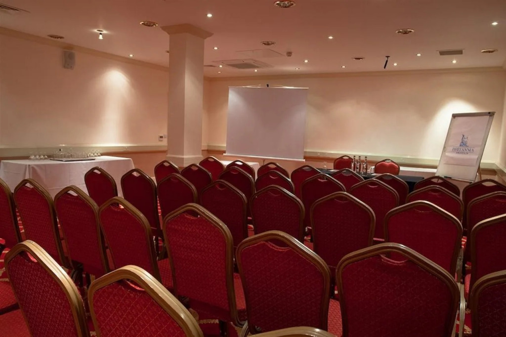 Adelphi Hotel