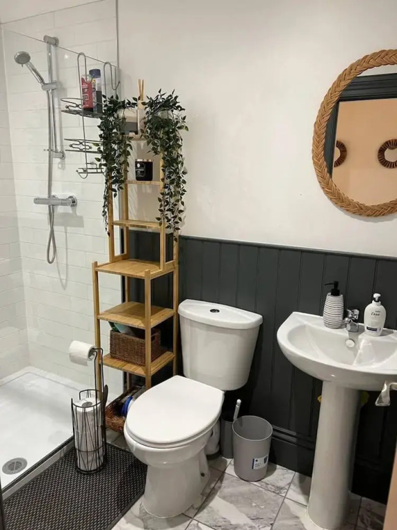 Modern and Spacious 2 Bedroom Flat Near Shoreditch