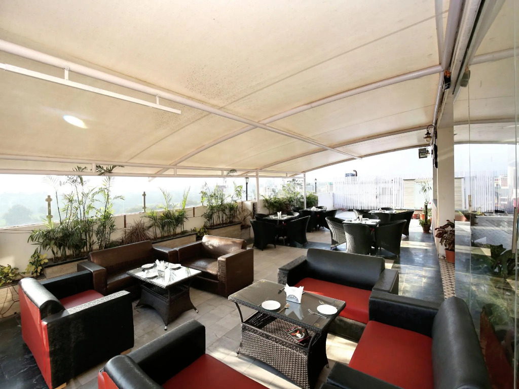 OYO 3712 Chandigarh Grand