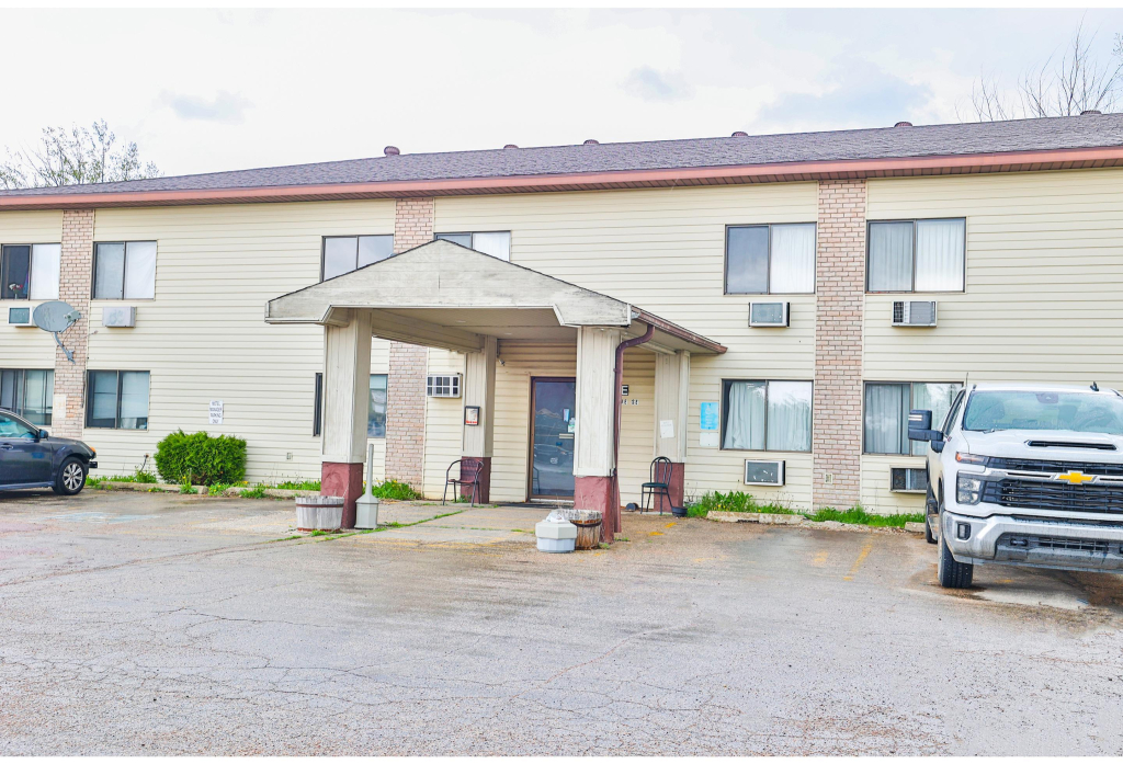 OYO Hotel Pipestone MN, Canterbury Park