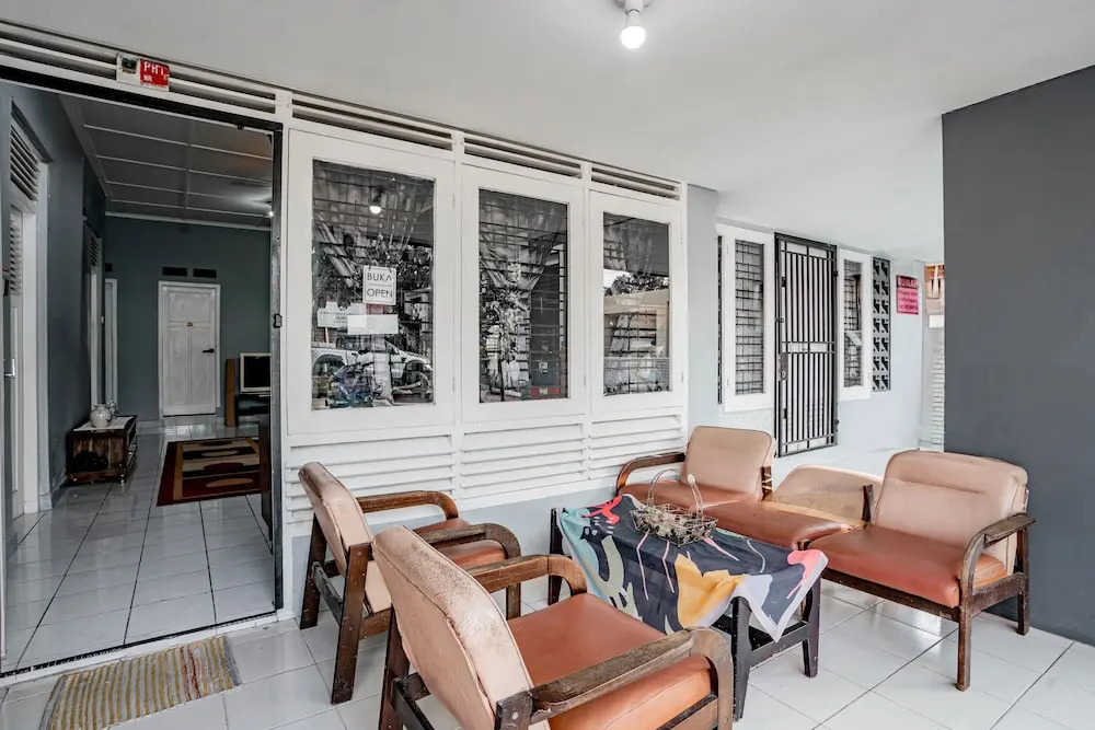 SUPER OYO Gandaria Guest House Near Masjid Raya Sumatera Barat