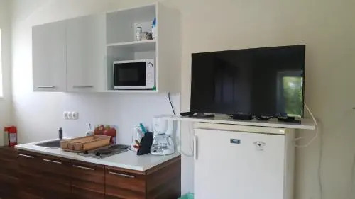 Doris Apartments