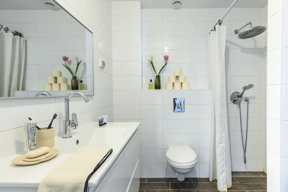 Opulent Ease 2BR Apt in Midtown