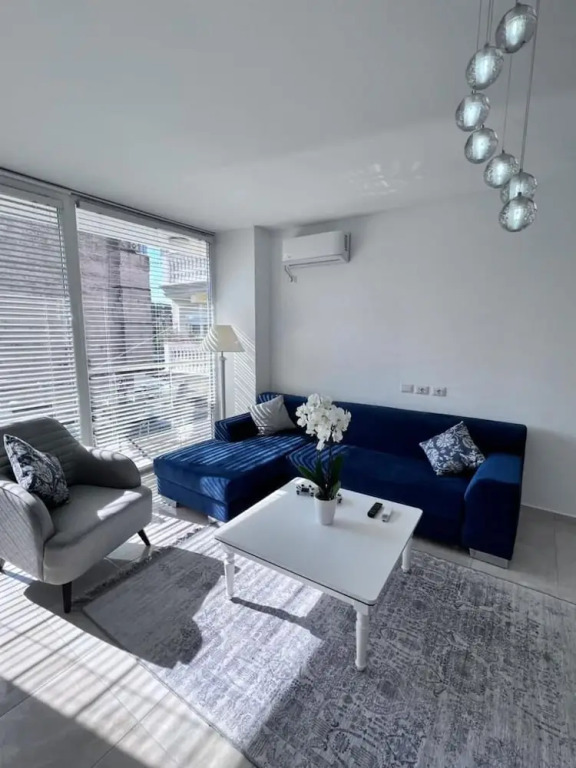 White Luxury Apartment
