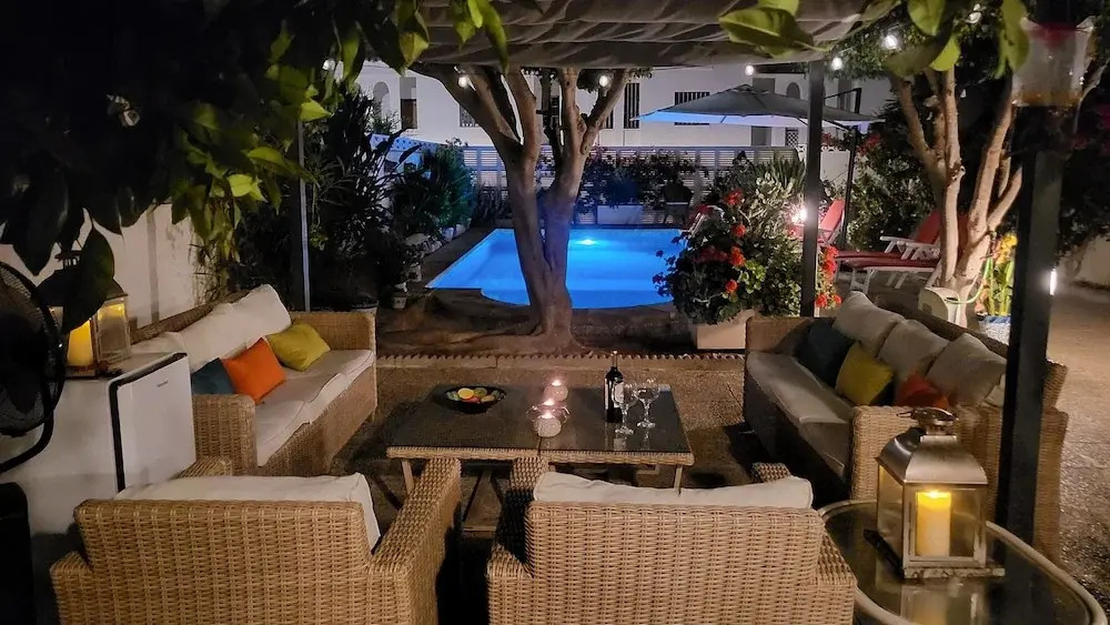 Large Villa private pool and garden near beach