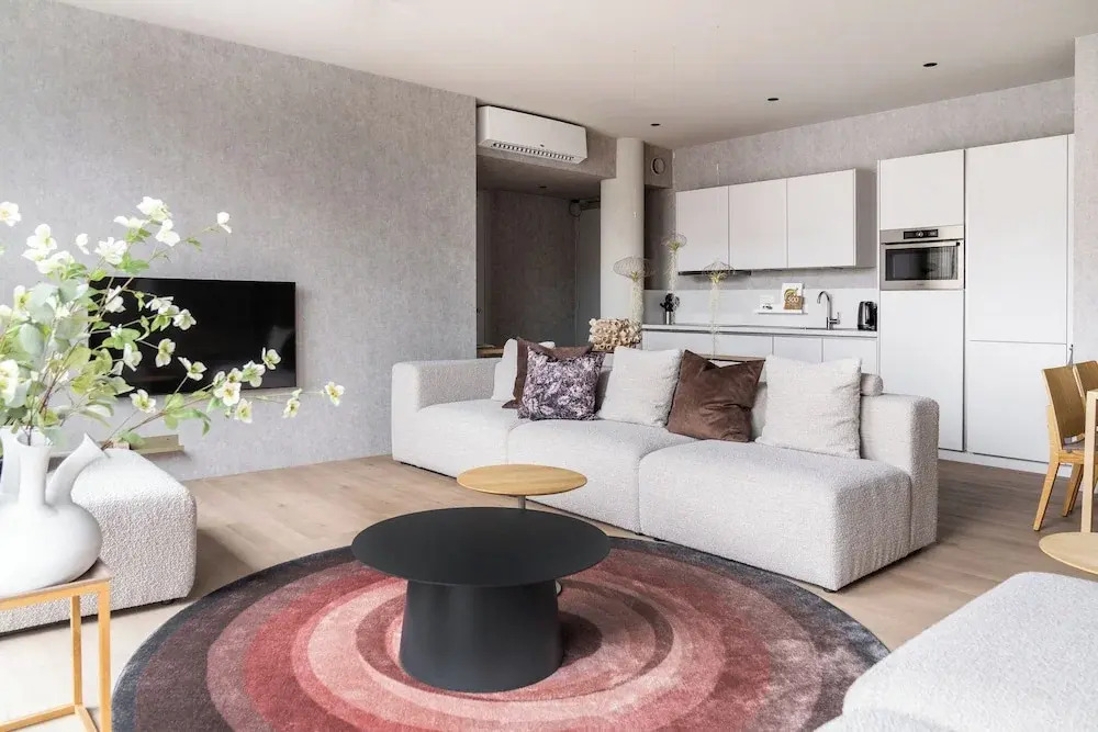 348 Suites Short Stay