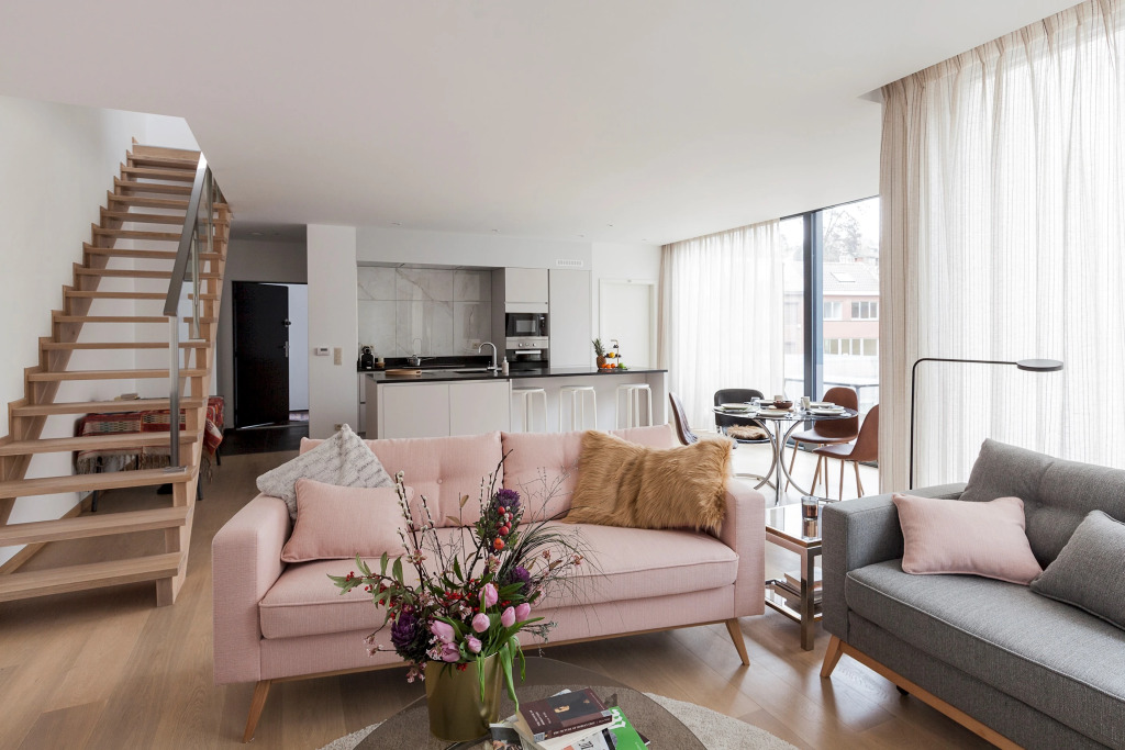 Unit 2 - Modern Smart Home Duplex With Free Parking