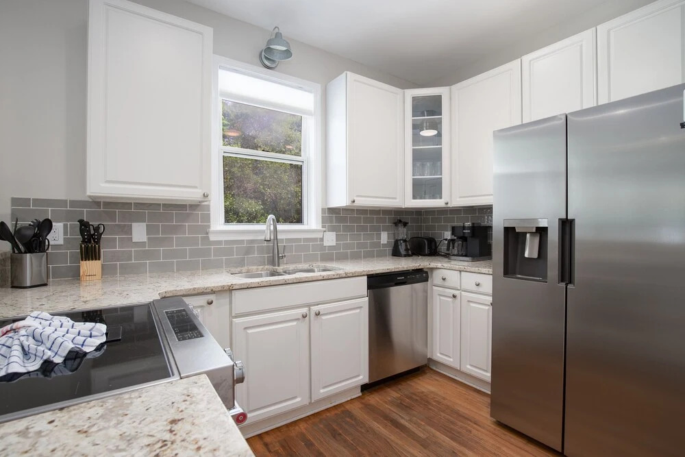 Beachwave Bungalow by Avantstay Pet Friendly, Close to Beach!