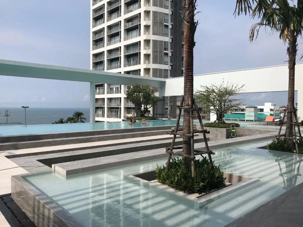 Kuno - 2Br, Beachfront Jomtien
