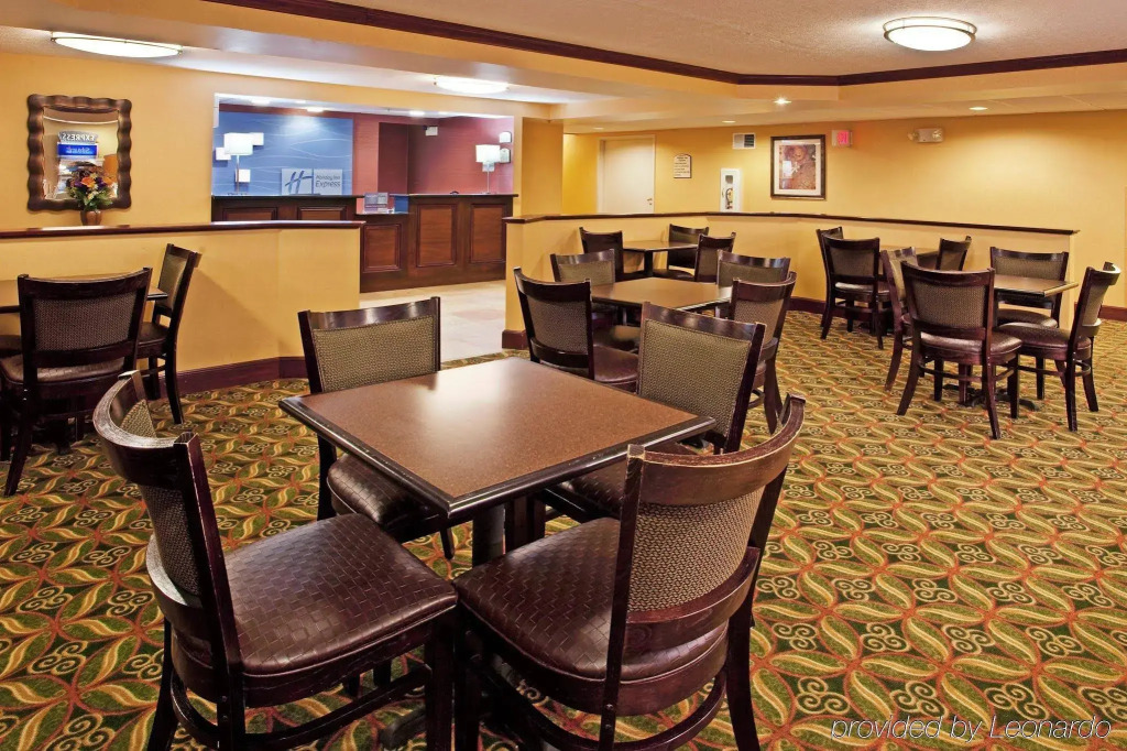 Holiday Inn Express London-I-70 by IHG