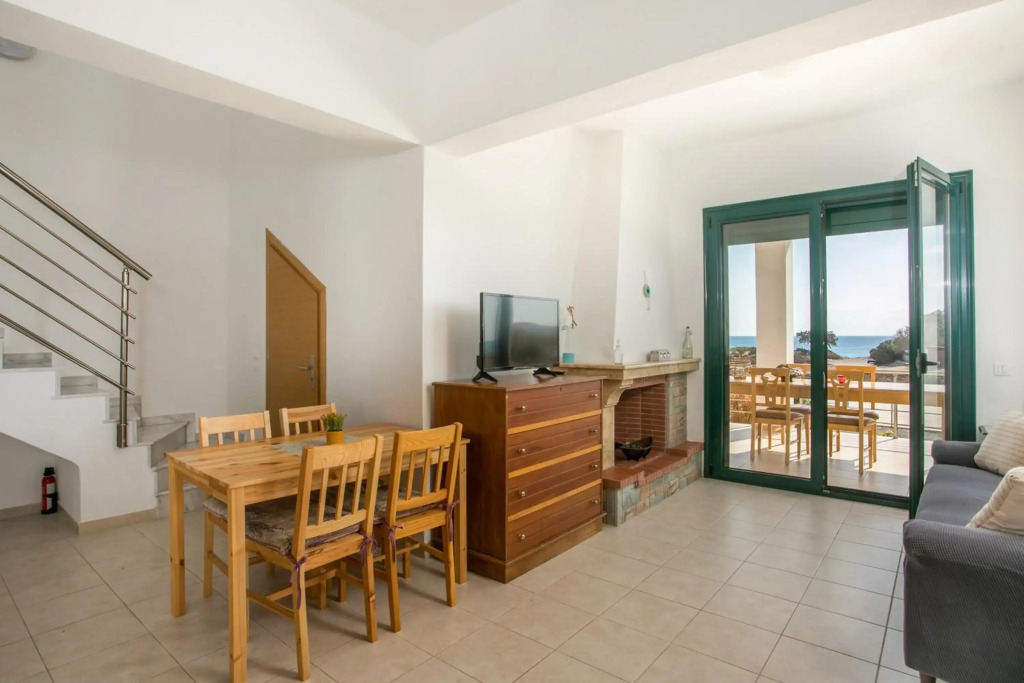 Kellys Beach House 2